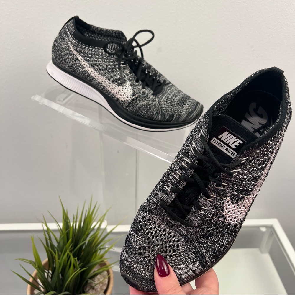 Nike Flynit Racer Oreo 2.0 Tennis Shoes Size 6